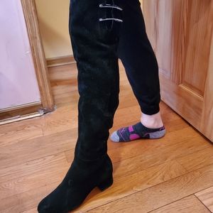 KATY PERRY  SUEDE BOOTS SIZE 10